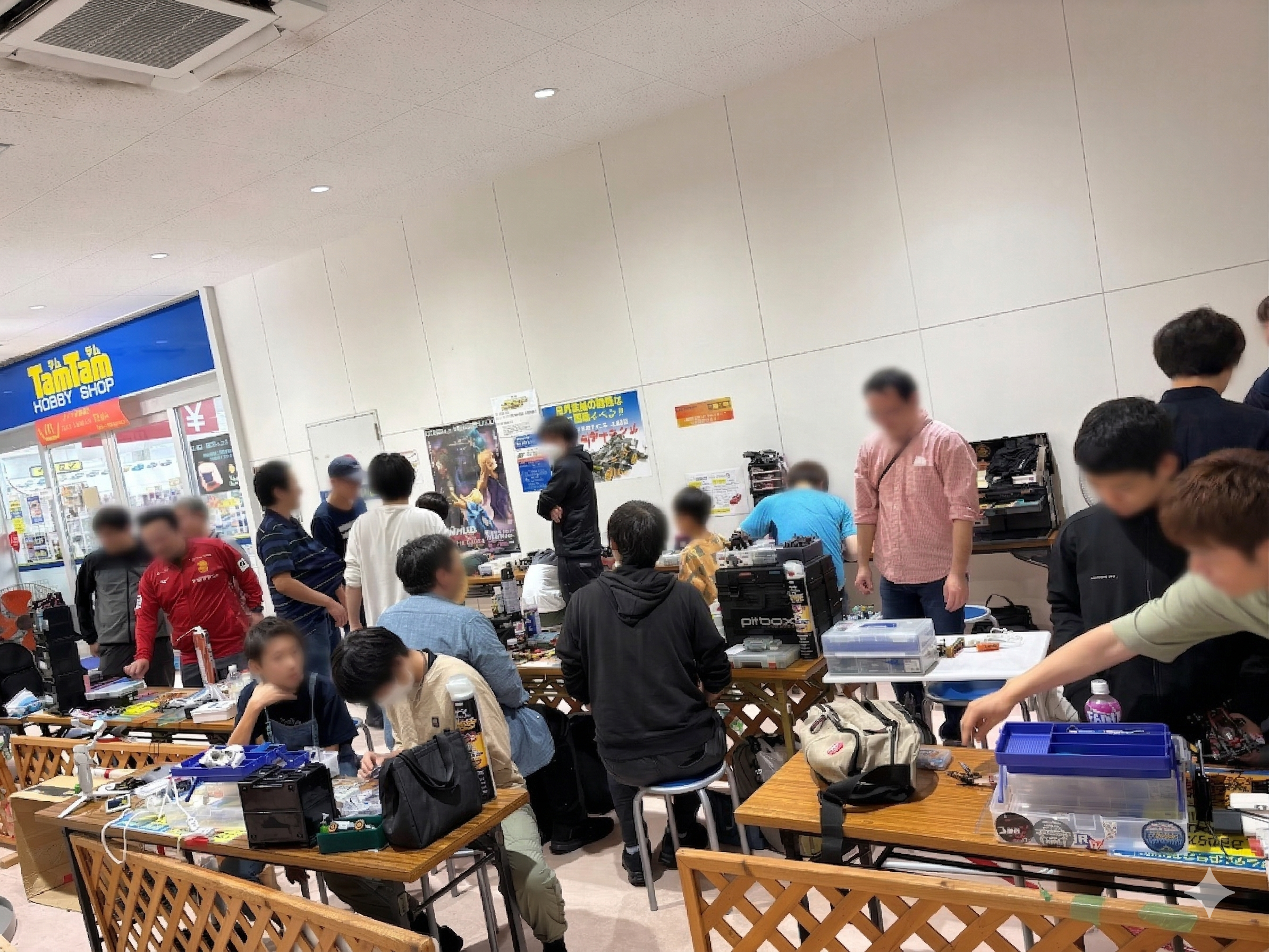 【調査】親子でミニ四駆、9割超が「会話が増えた」と実感  3月24日「ミニ四駆の日」を前に、全国17店舗で多世代交流の実態を調査